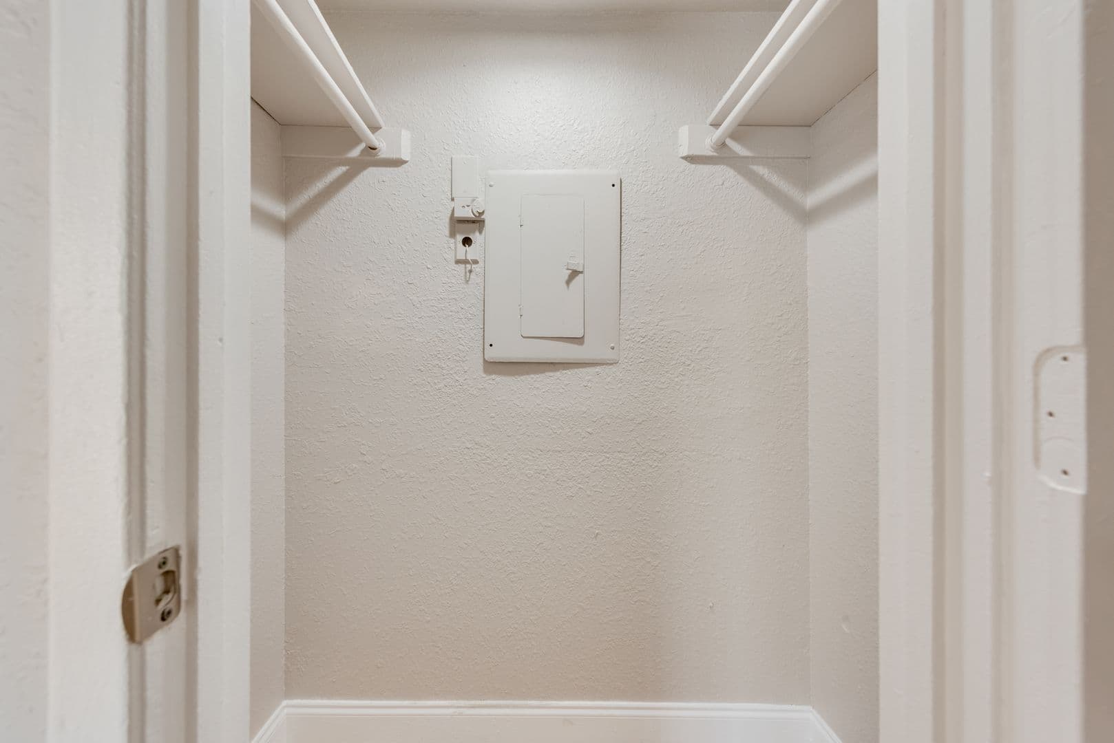 Grand Prairie Apartment: 201 W Tarrant Rd