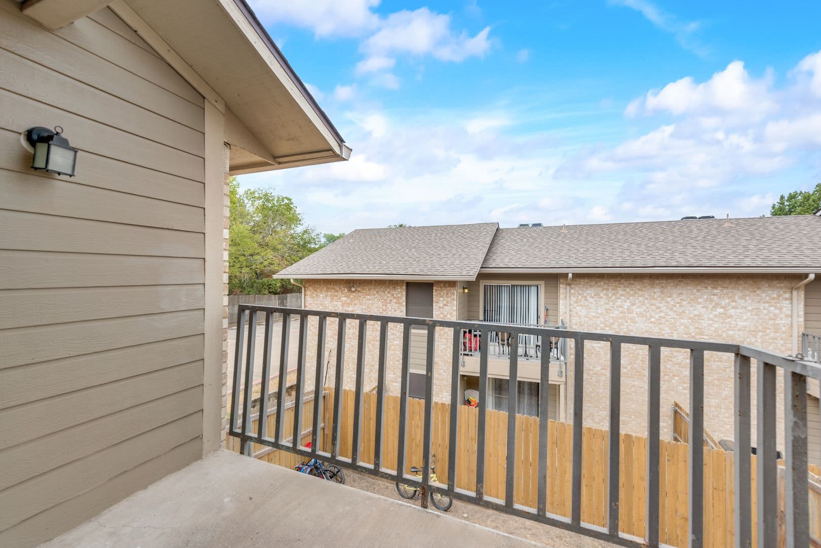 Grand Prairie Apartment: 201 W Tarrant Rd