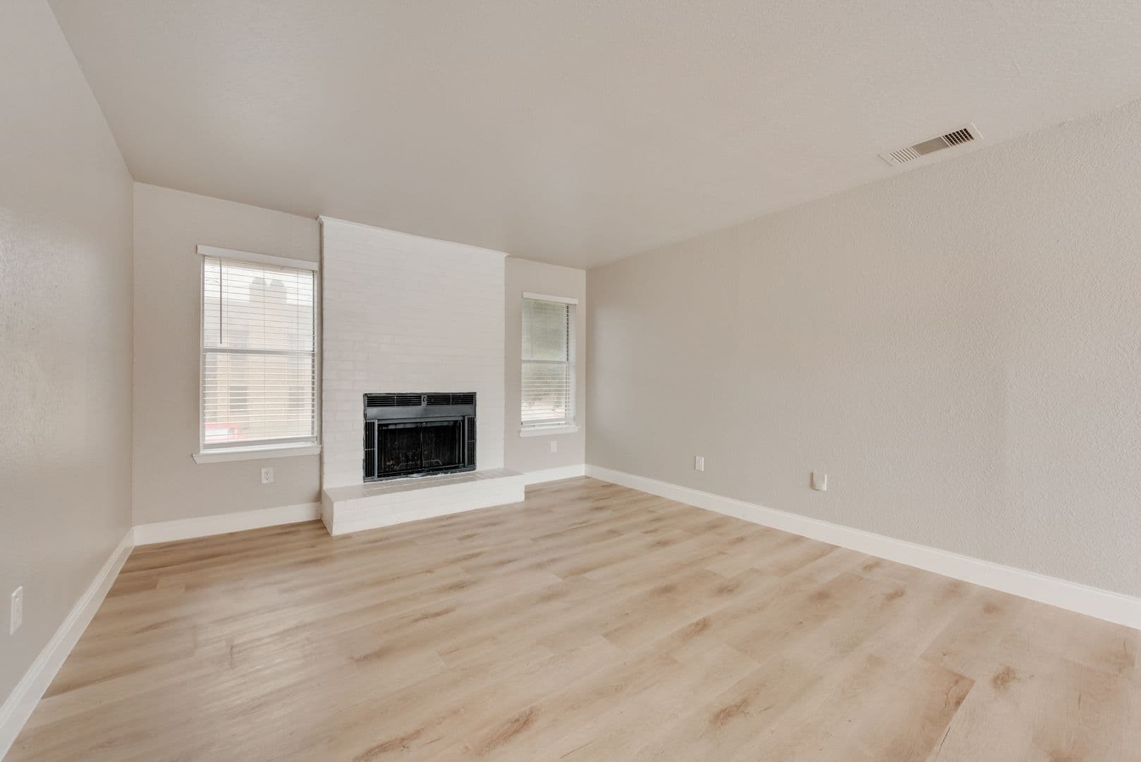 Grand Prairie Apartment: 201 W Tarrant Rd