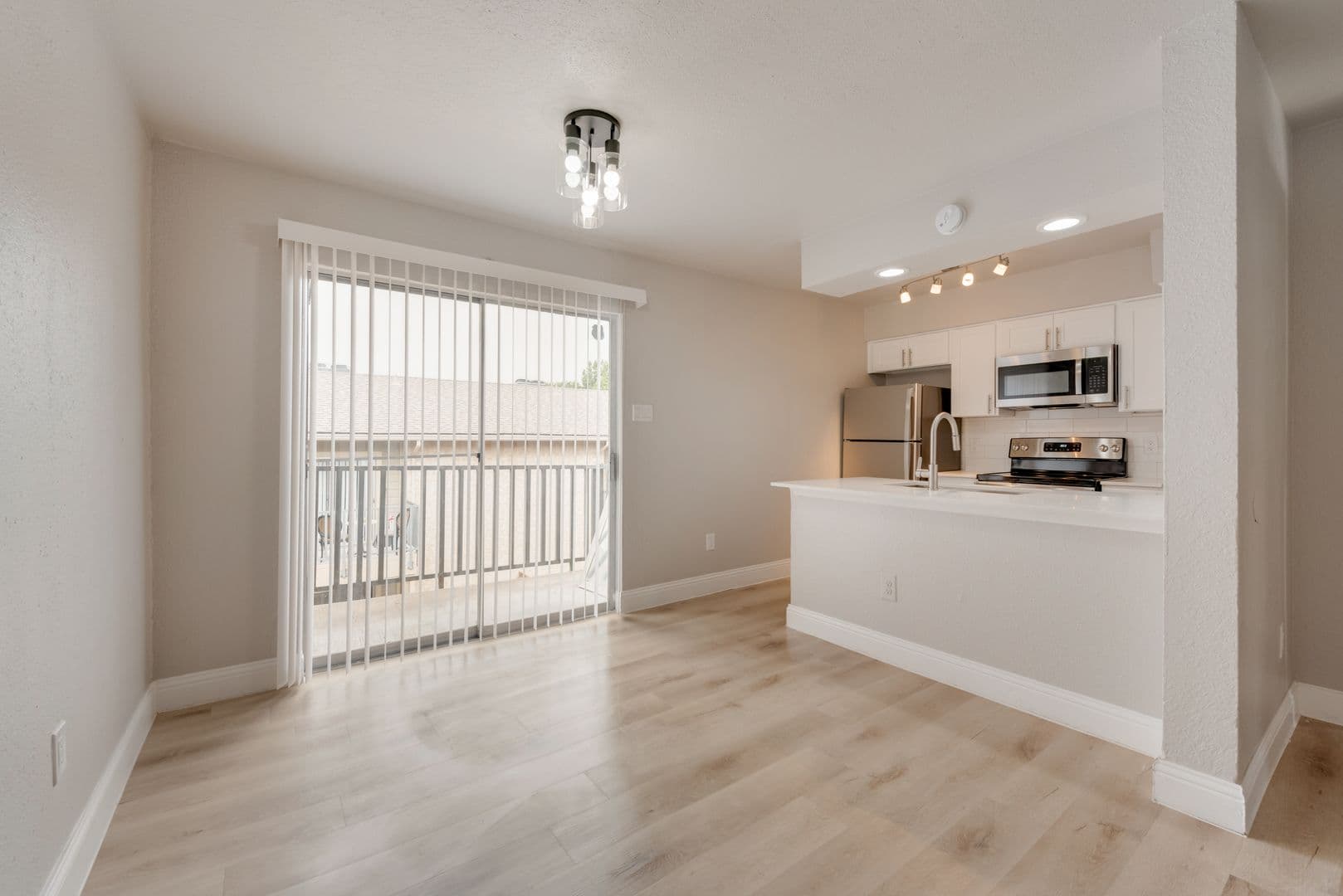 Grand Prairie Apartment: 201 W Tarrant Rd