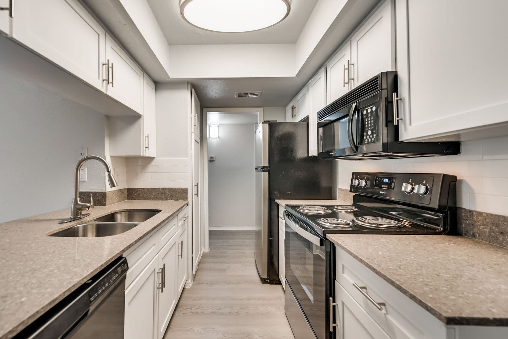 Dallas Apartment: 8900 Park Lane