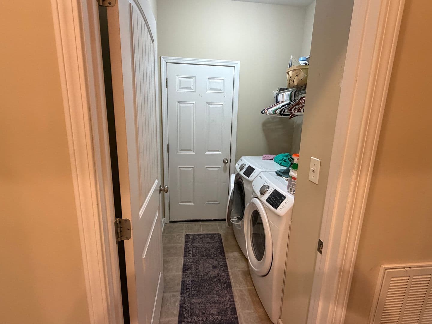 Lenoir City House: 490 Garnet Hill Lane