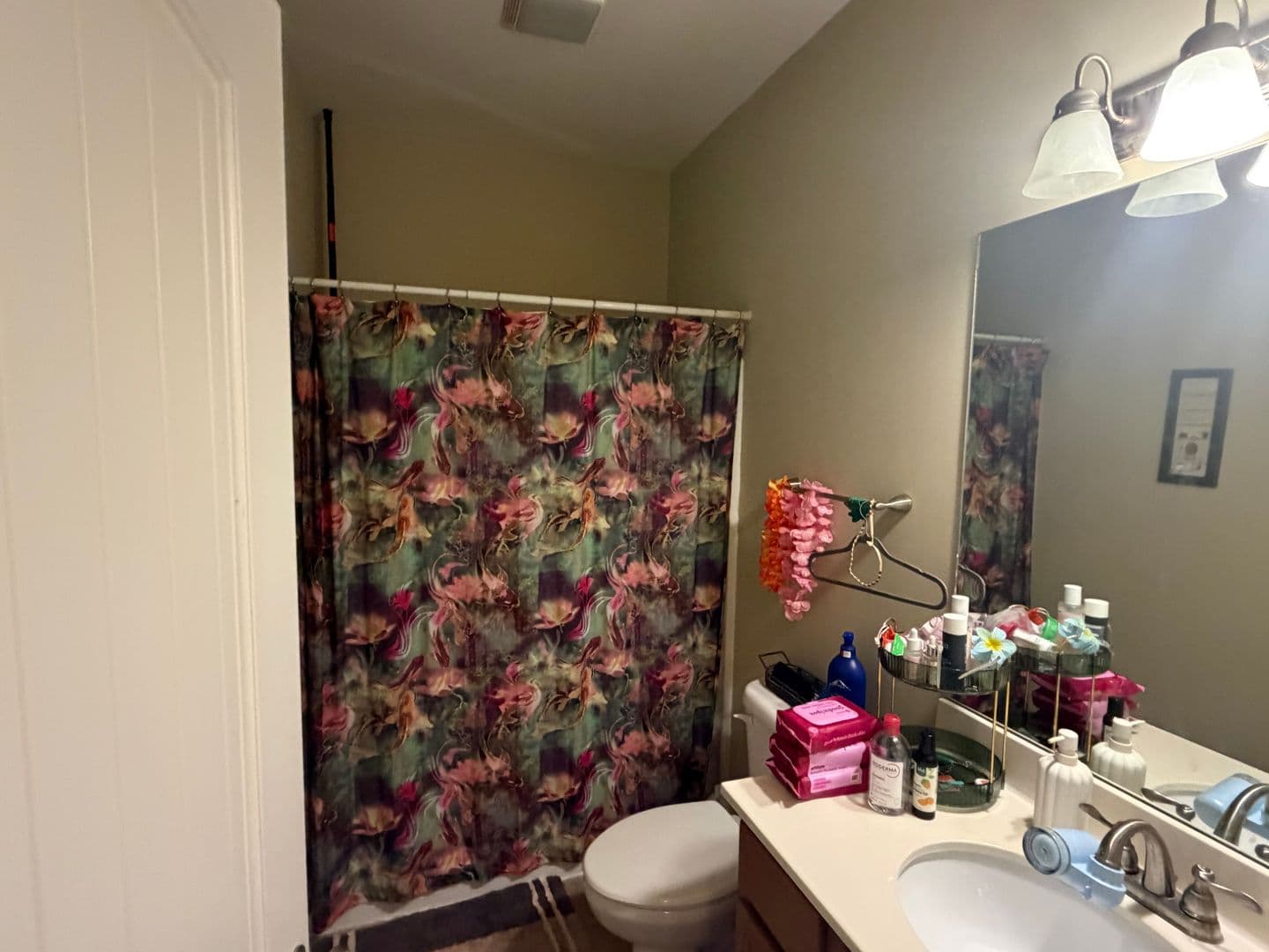 Lenoir City House: 490 Garnet Hill Lane