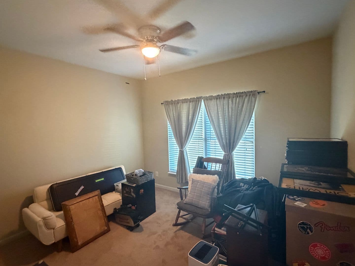 Lenoir City House: 490 Garnet Hill Lane