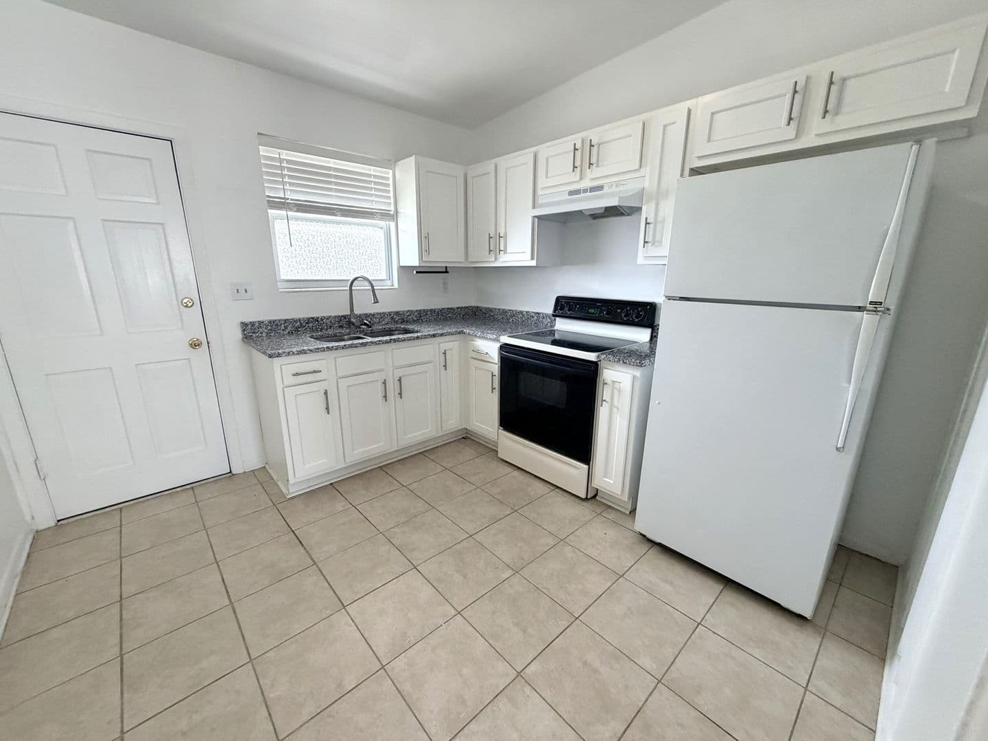Jacksonville Apartment: 2977 Collier Avenue