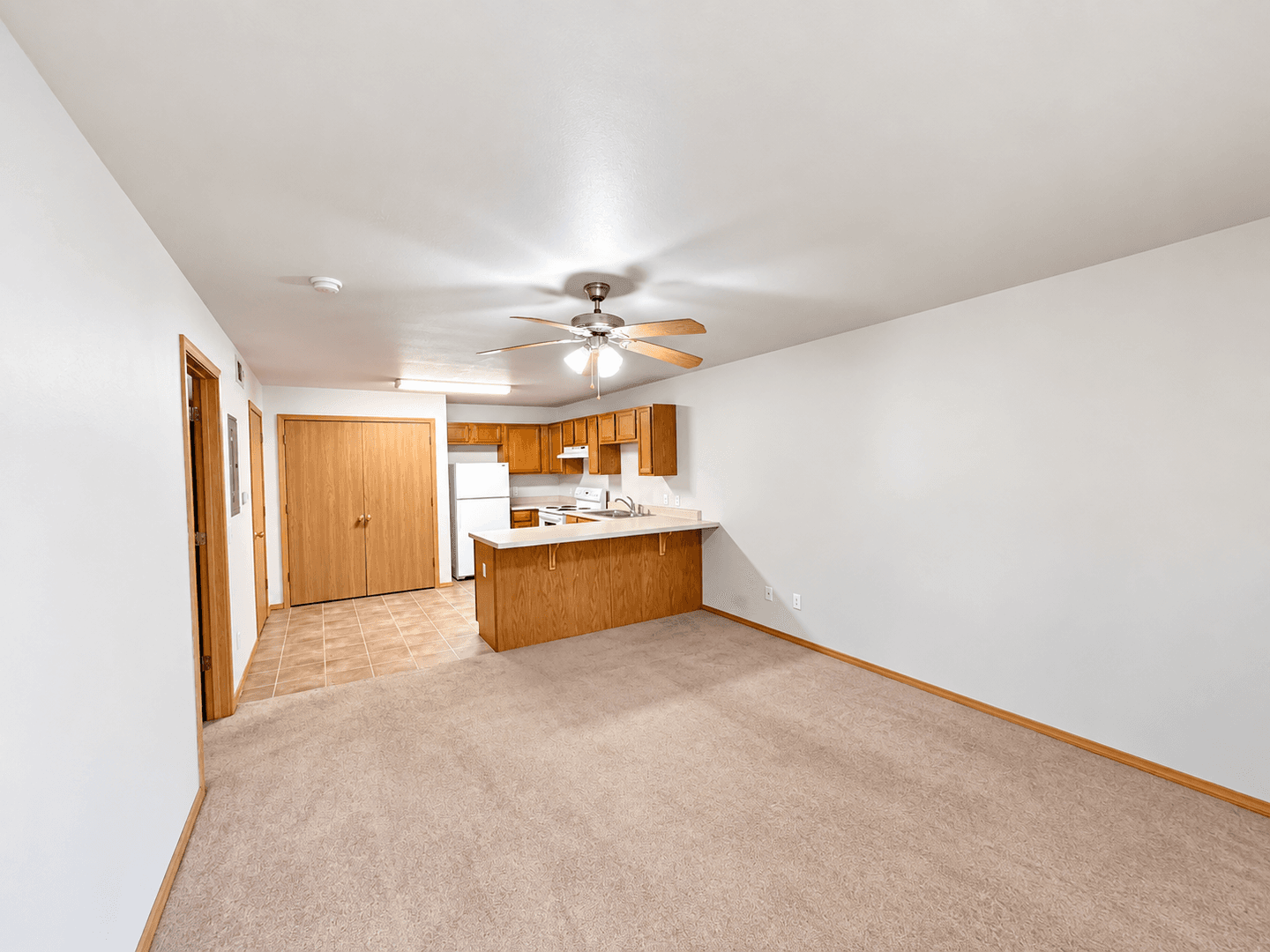 Springdale Apartment: 2353 N Lowell Rd