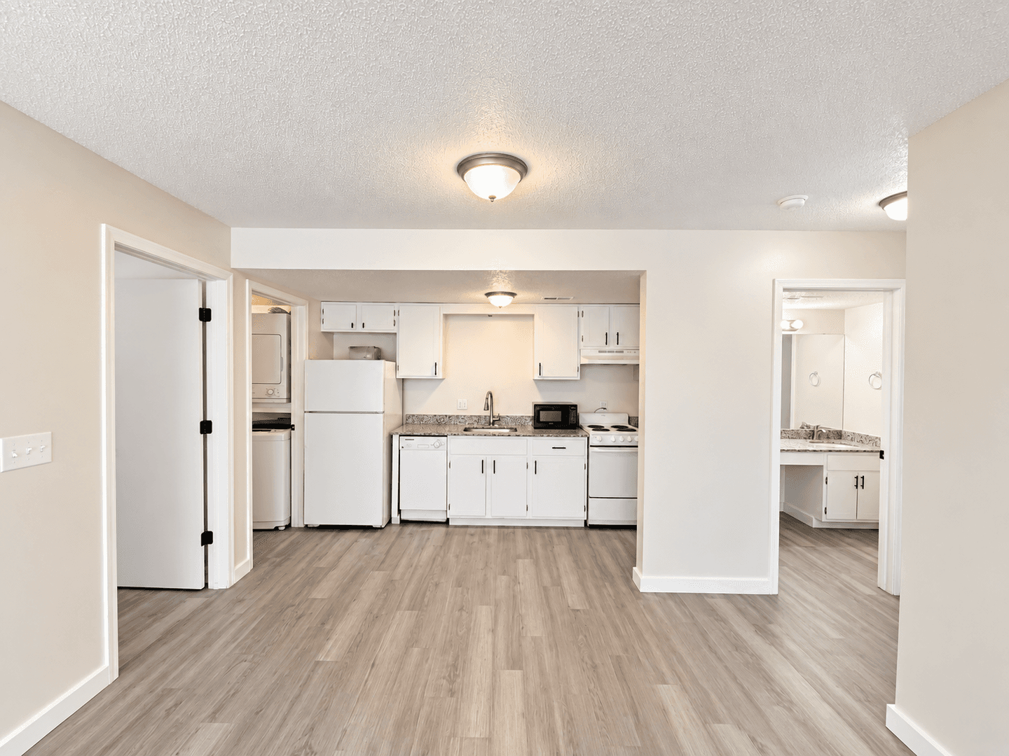 Springdale Apartment: 502 Black Oak Ave
