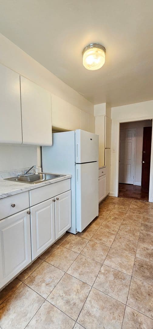Baltimore Apartment: 505 West University Pkwy
