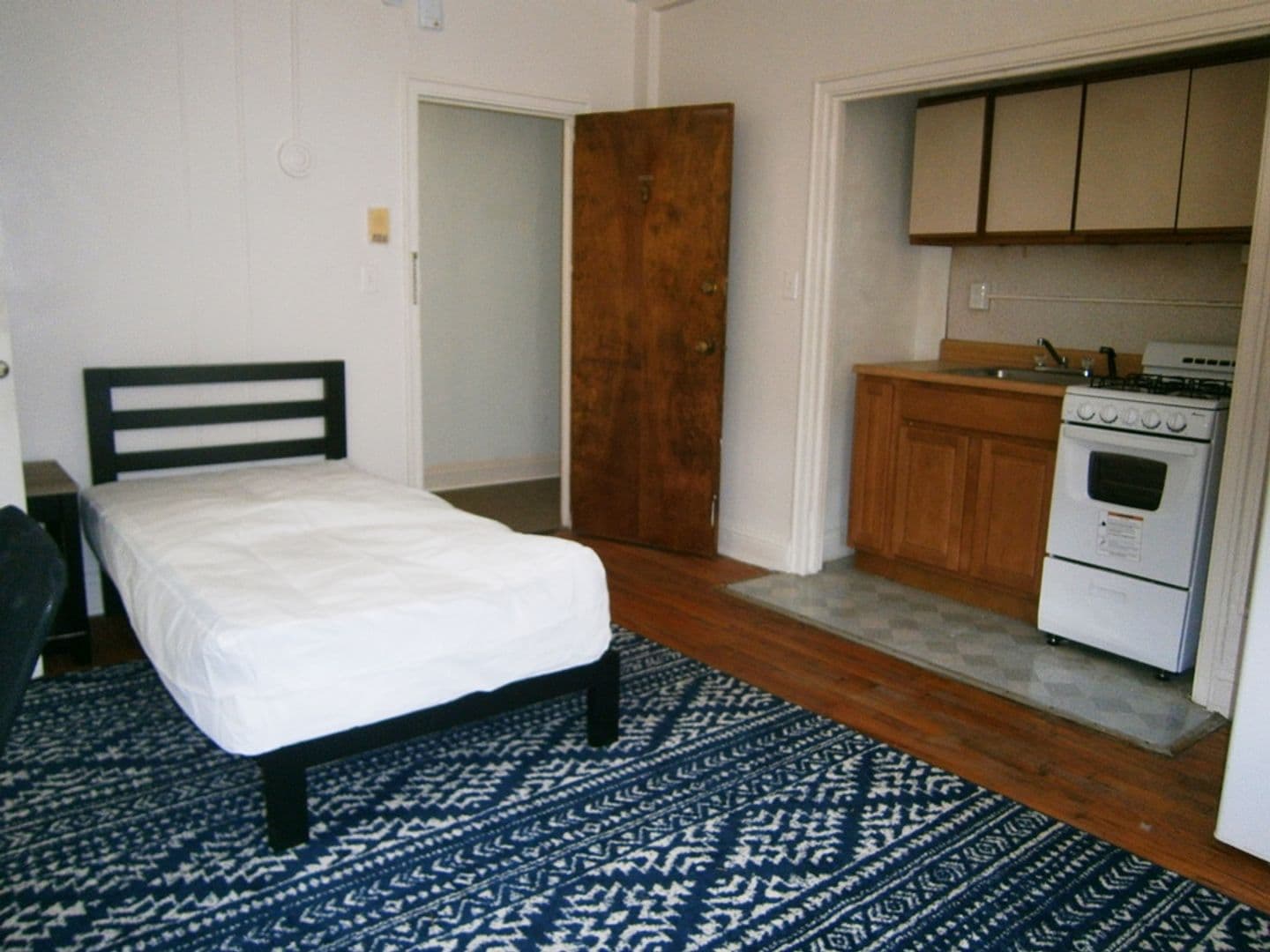 Baltimore Apartment: 2905 North Charles St