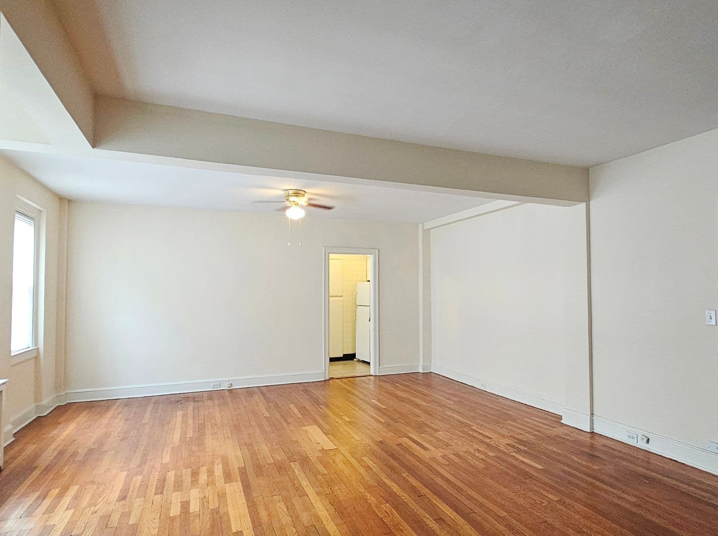Baltimore Apartment: 3925 Beech Ave