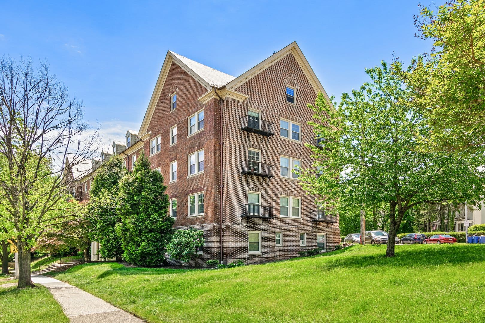 Baltimore Apartment: 909 W. University Pkwy