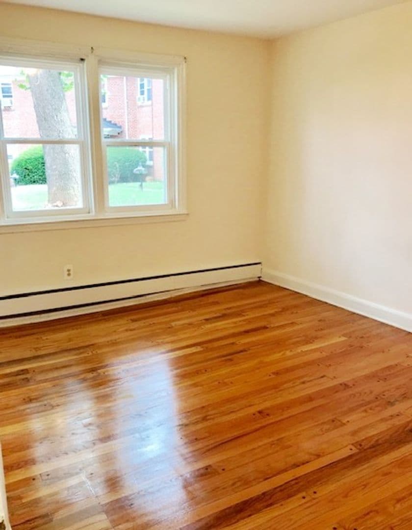 Baltimore Apartment: 505 West University Pkwy
