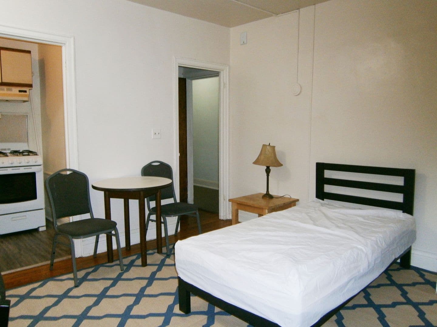 Baltimore Apartment: 2905 North Charles St