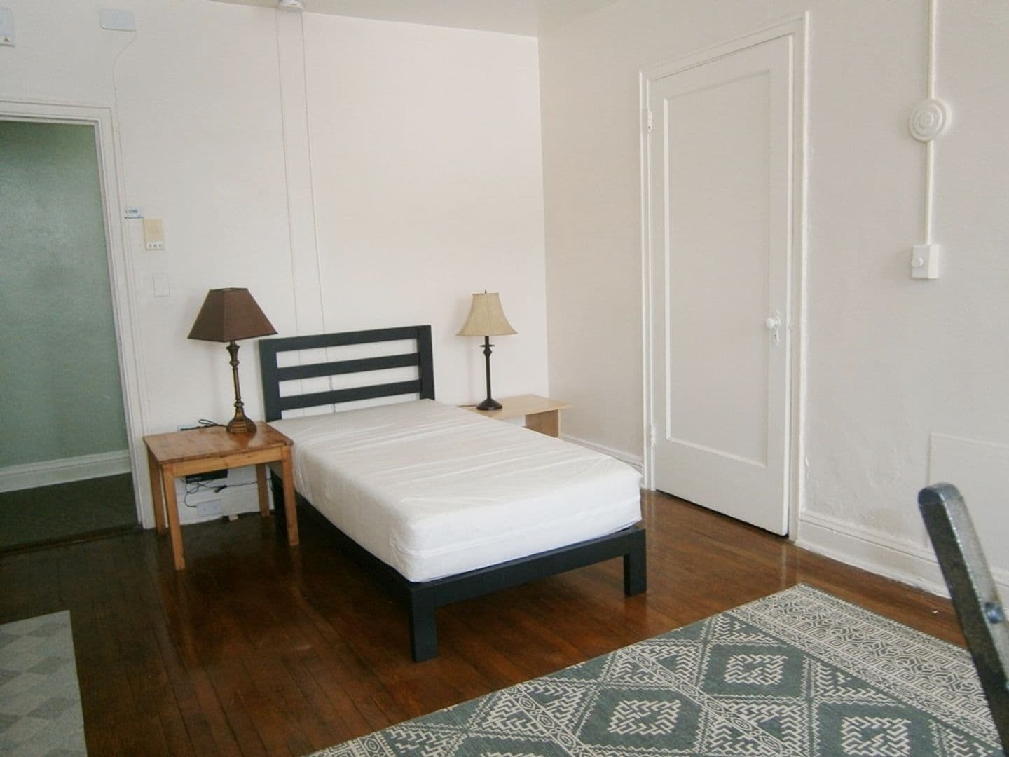 Baltimore Apartment: 2905 North Charles St
