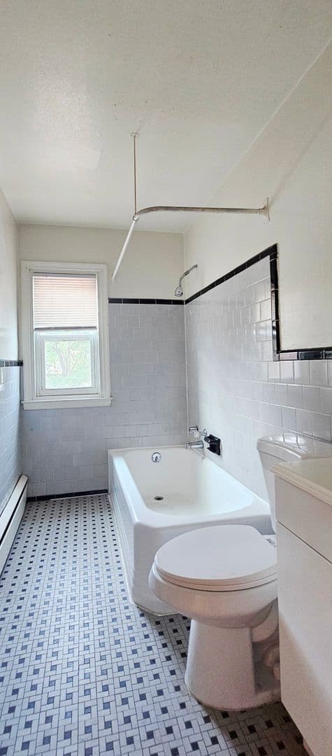 Baltimore Apartment: 505 West University Pkwy