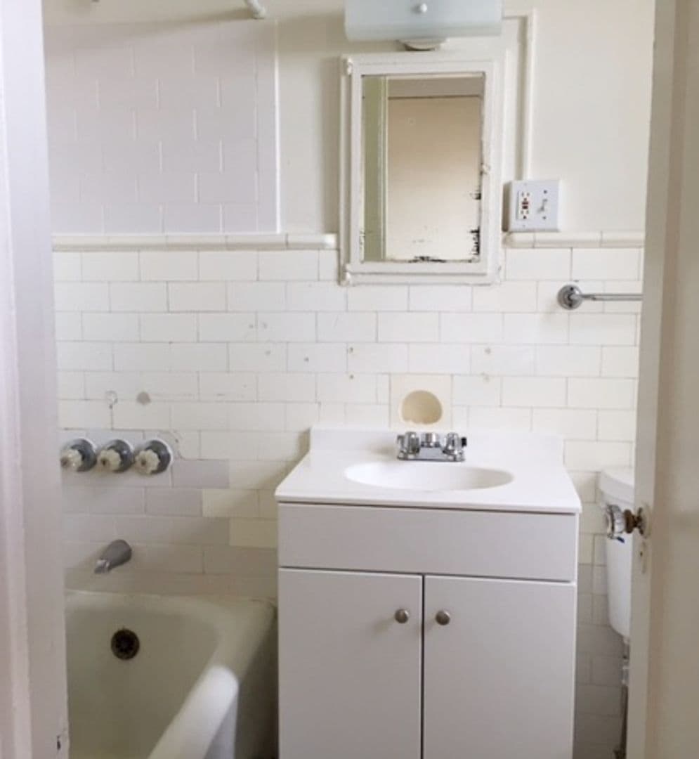 Baltimore Apartment: 3100 St. Paul Street