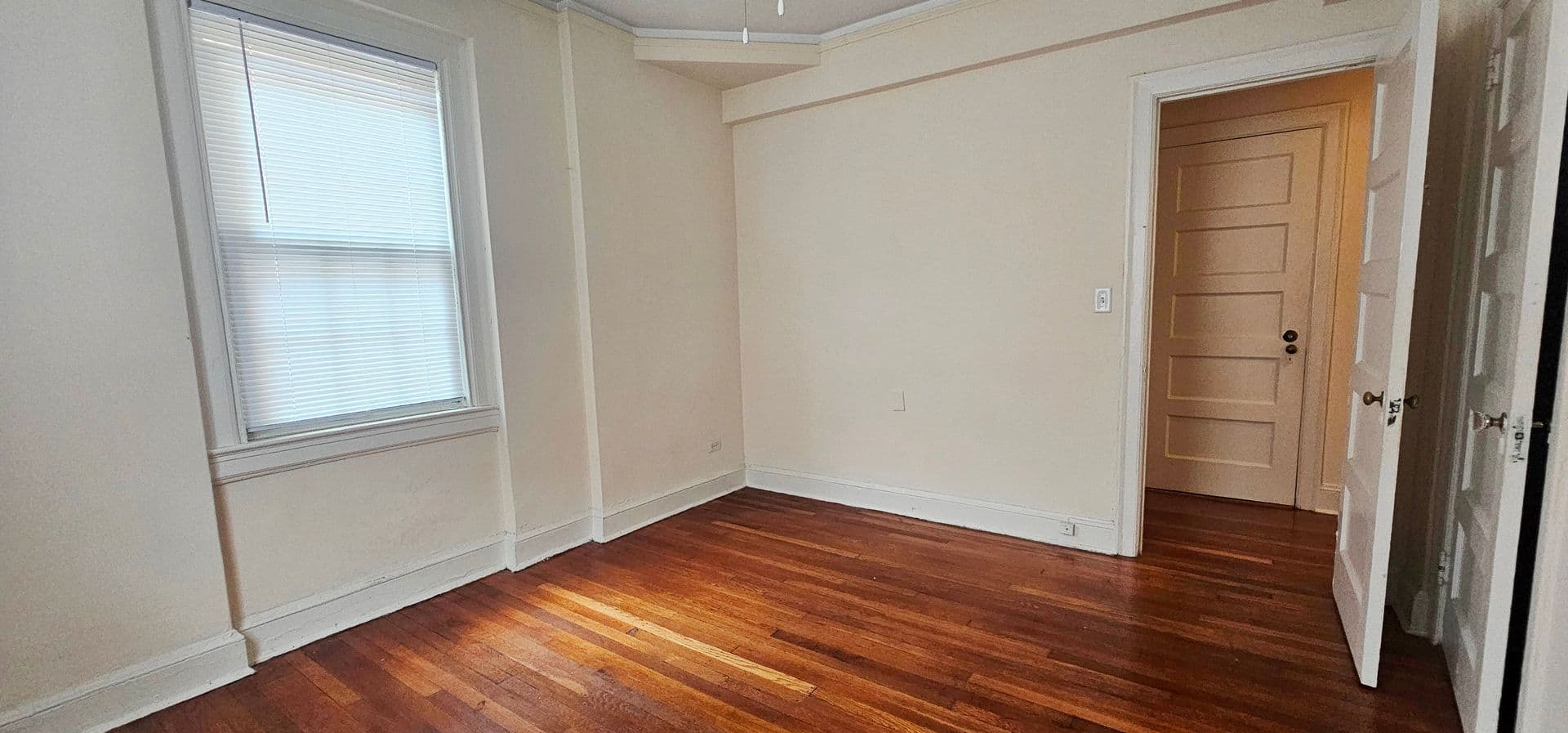 Baltimore Apartment: 3925 Beech Ave