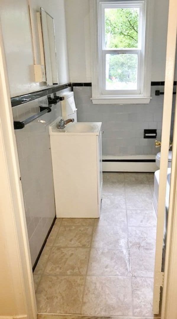 Baltimore Apartment: 505 West University Pkwy