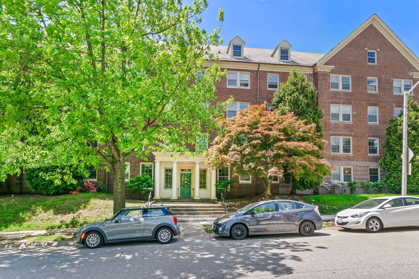 Baltimore Apartment: 909 W. University Pkwy