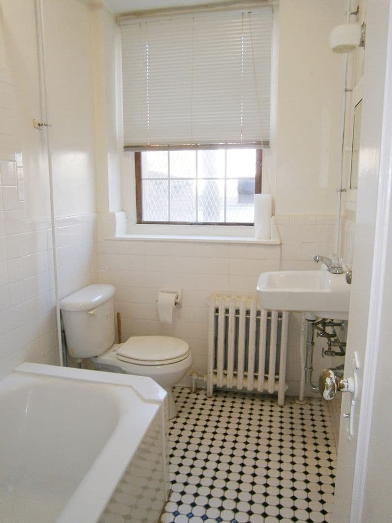 Baltimore Apartment: 2905 North Charles St