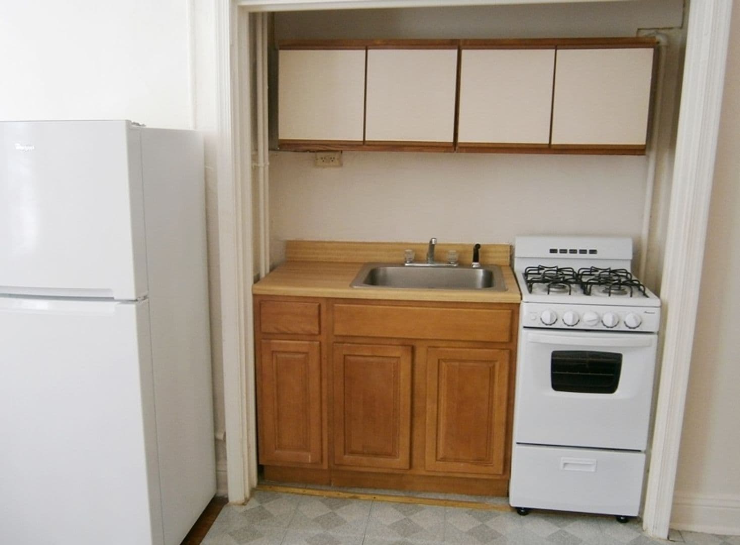 Baltimore Apartment: 2905 North Charles St