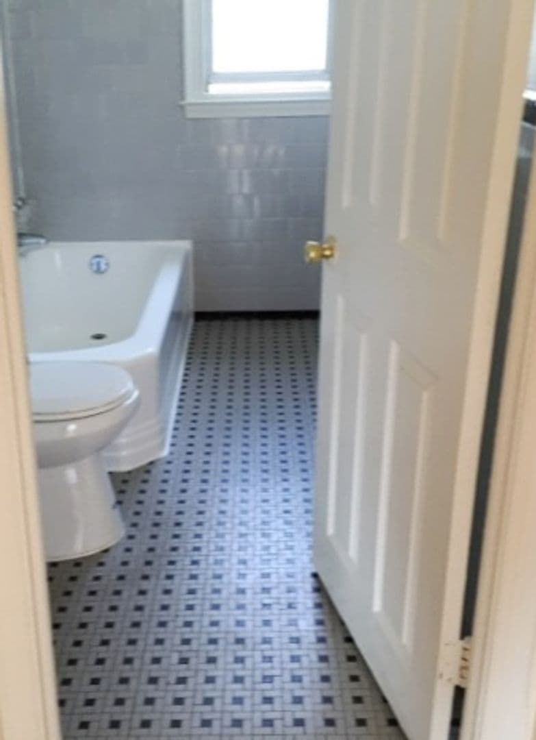 Baltimore Apartment: 505 West University Pkwy