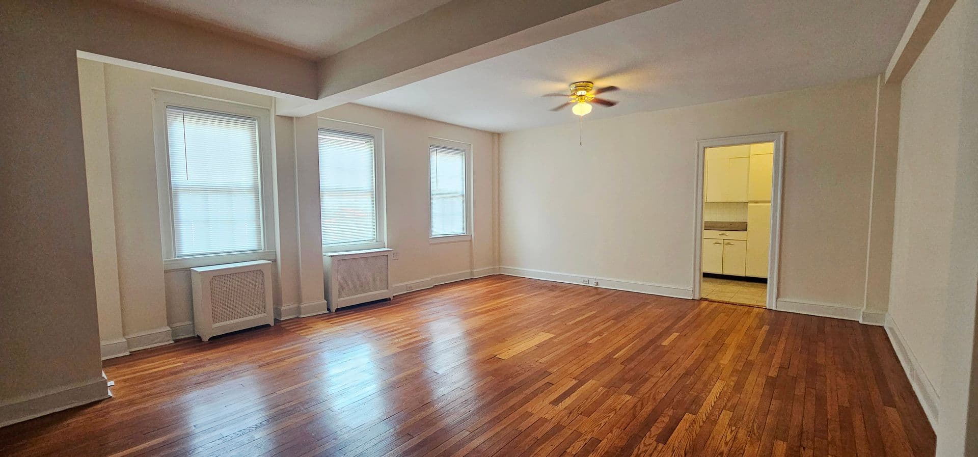 Baltimore Apartment: 3925 Beech Ave