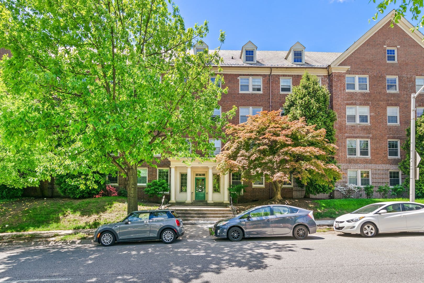Baltimore Apartment: 909 W. University Pkwy