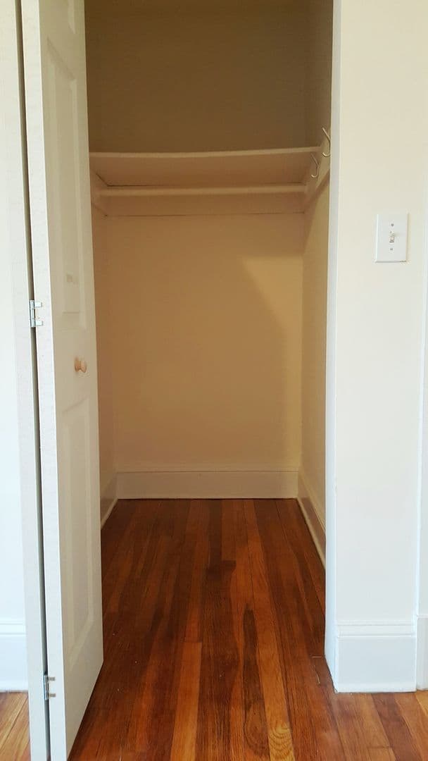 Baltimore Apartment: 909 W. University Pkwy