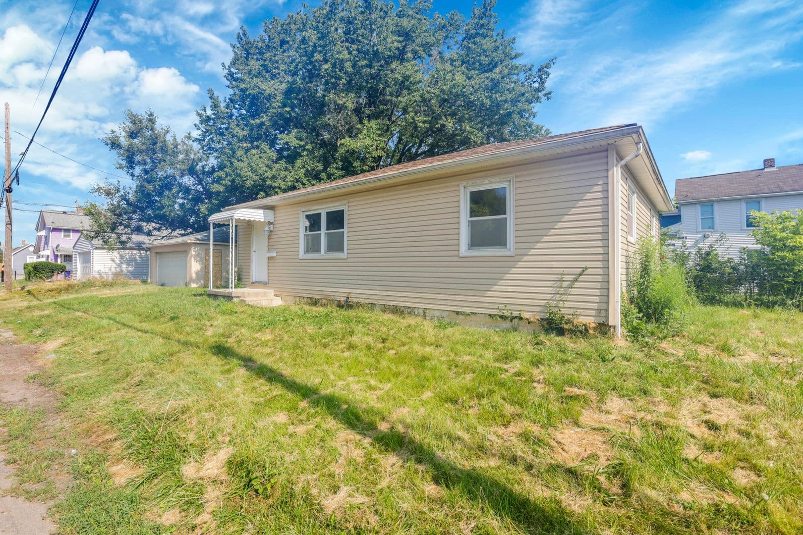 Columbus House: 307 S. Wheatland