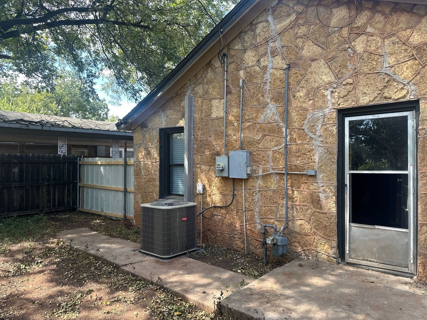 Abilene House: 409 Miller