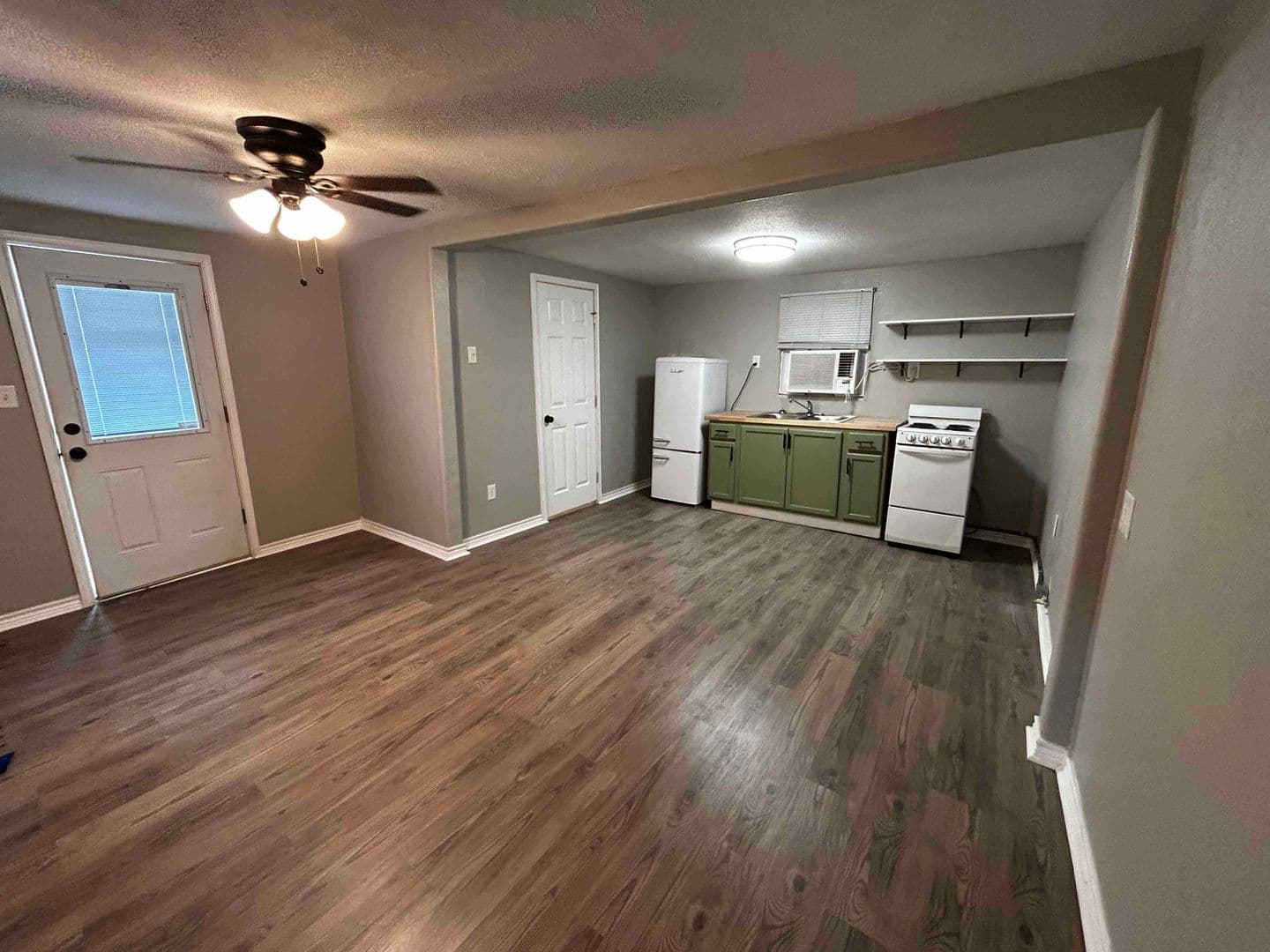 Abilene House: 857 Vine St