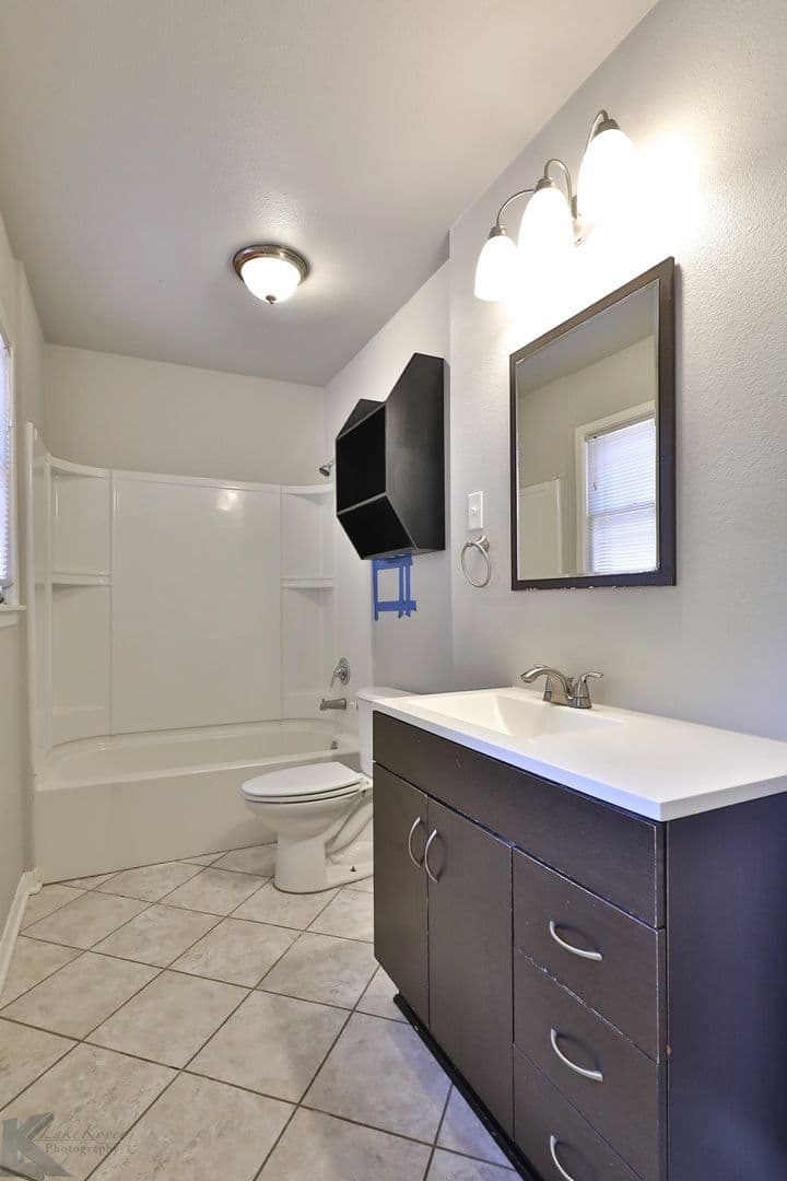 ABILENE House: 2102 Westview