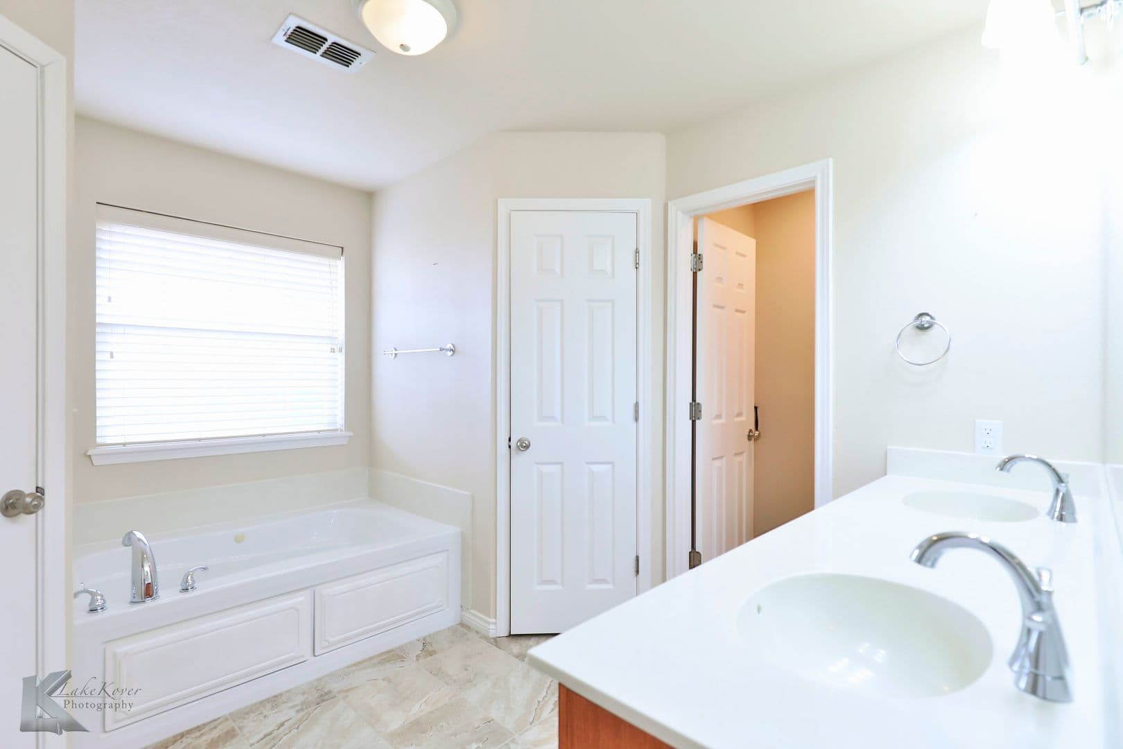 Abilene House: 1218 Lewis and Clark Trail