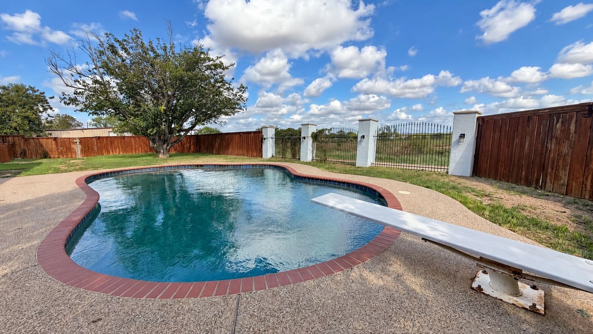Abilene House: 2881 Spinks Rd