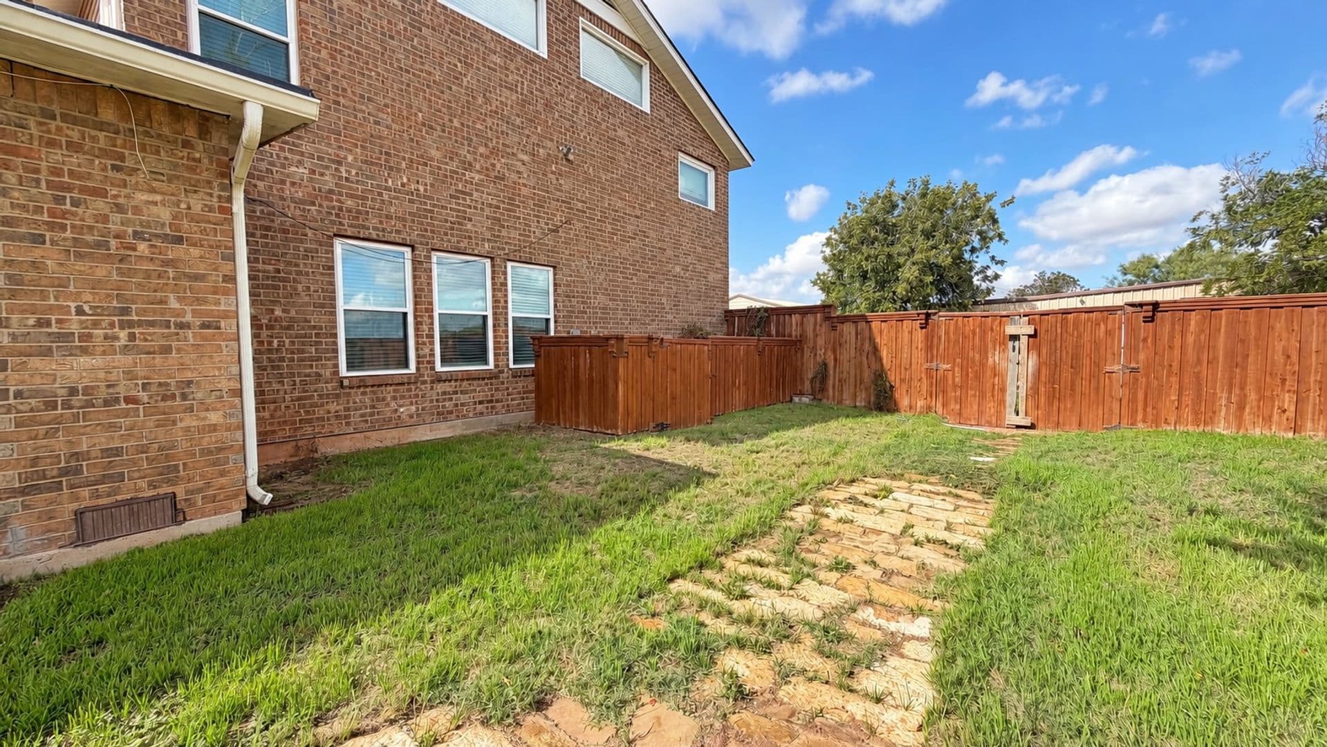 Abilene House: 2881 Spinks Rd