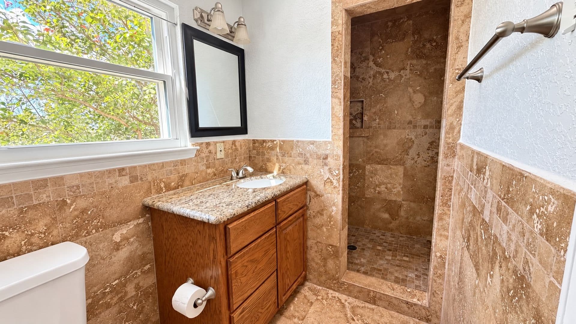 Abilene House: 2881 Spinks Rd