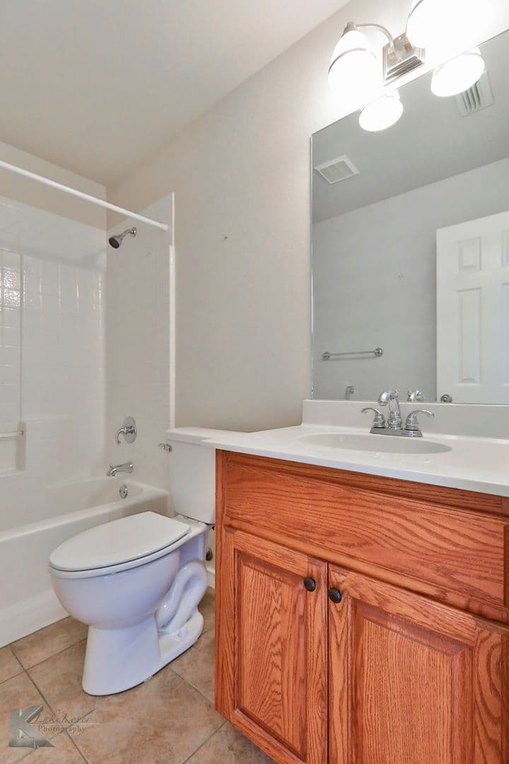 Abilene House: 1218 Lewis and Clark Trail