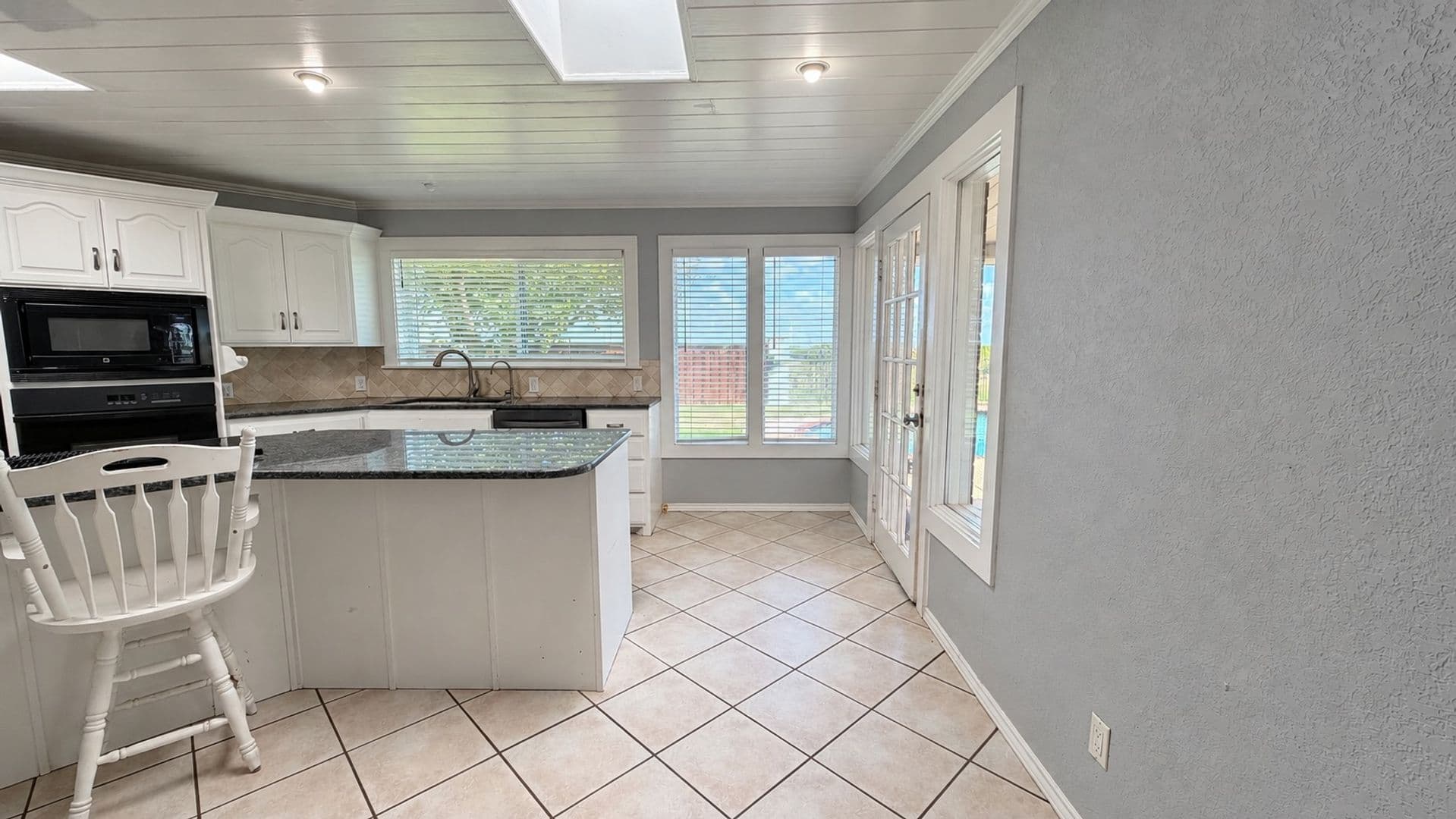 Abilene House: 2881 Spinks Rd
