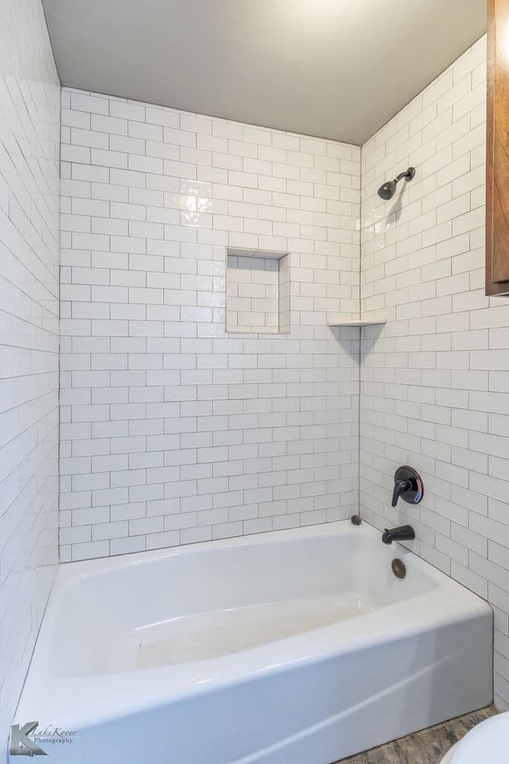 ABILENE House: 3804 CARRERA
