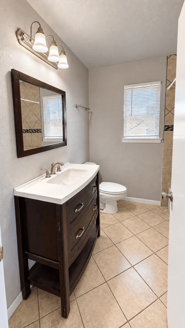 ABILENE House: 4073 Potomac Unit B