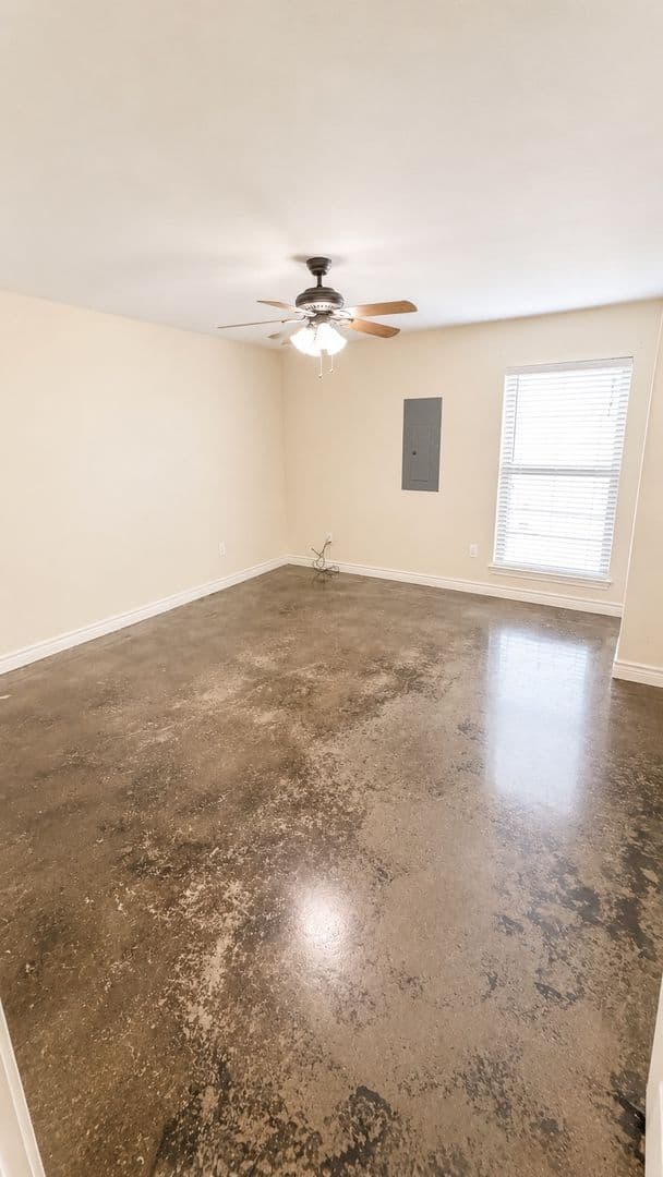 Abilene House: 2450 Union