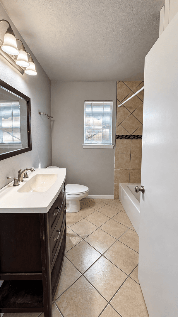 ABILENE House: 4073 Potomac Unit B