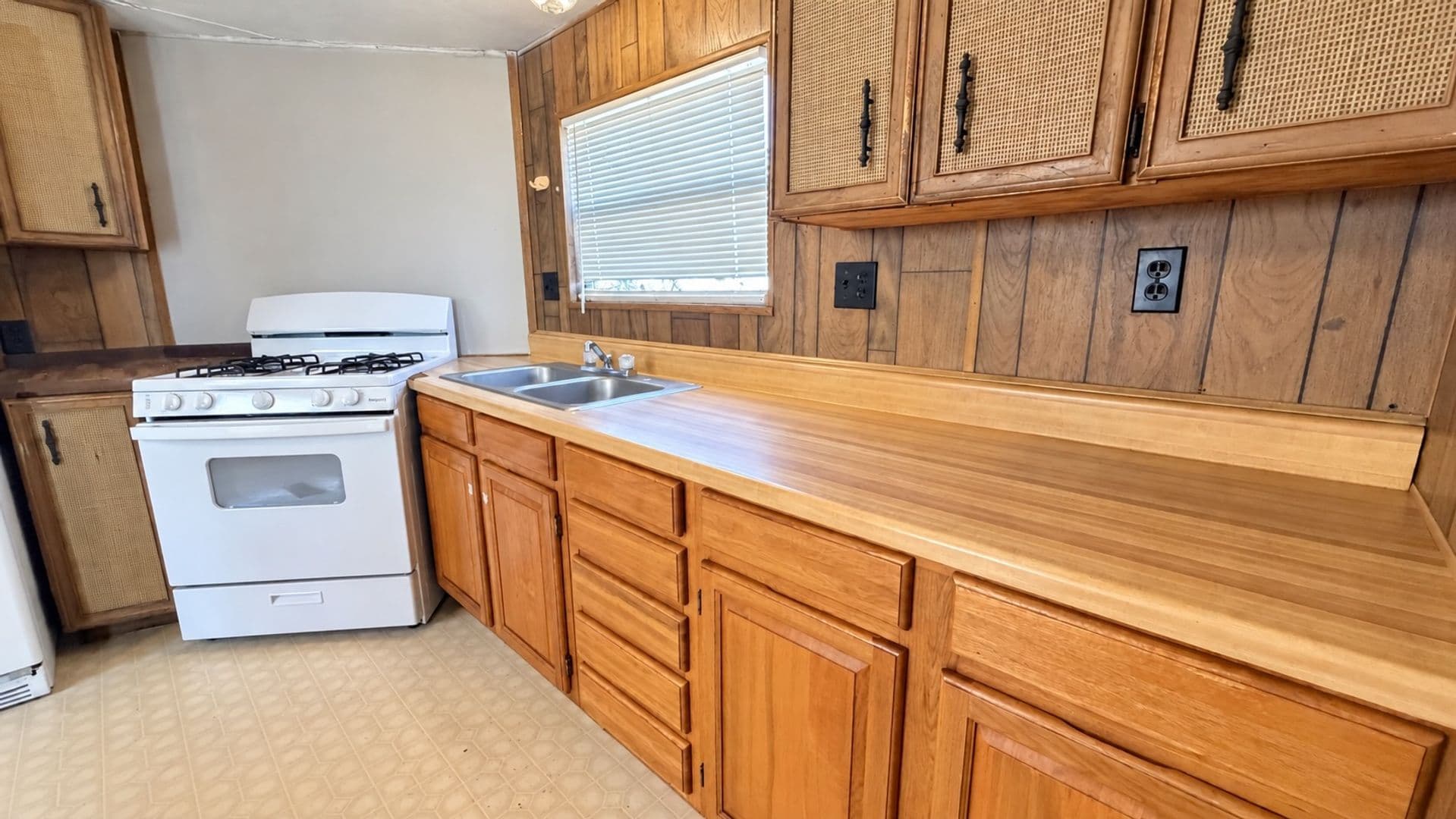Abilene House: 518 Chapel Hill Rd