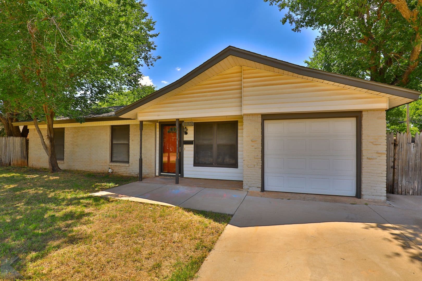 ABILENE House: 2102 Westview