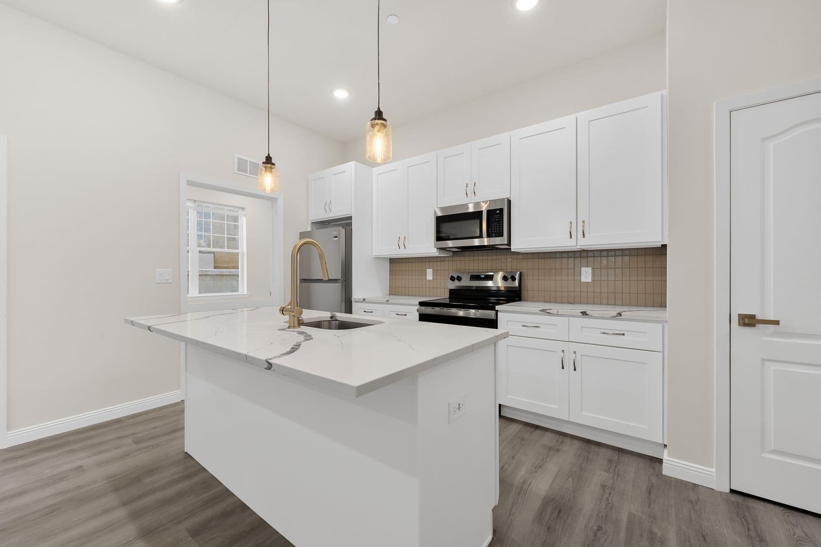 Philadelphia Apartment: 7513 Dicks Ave