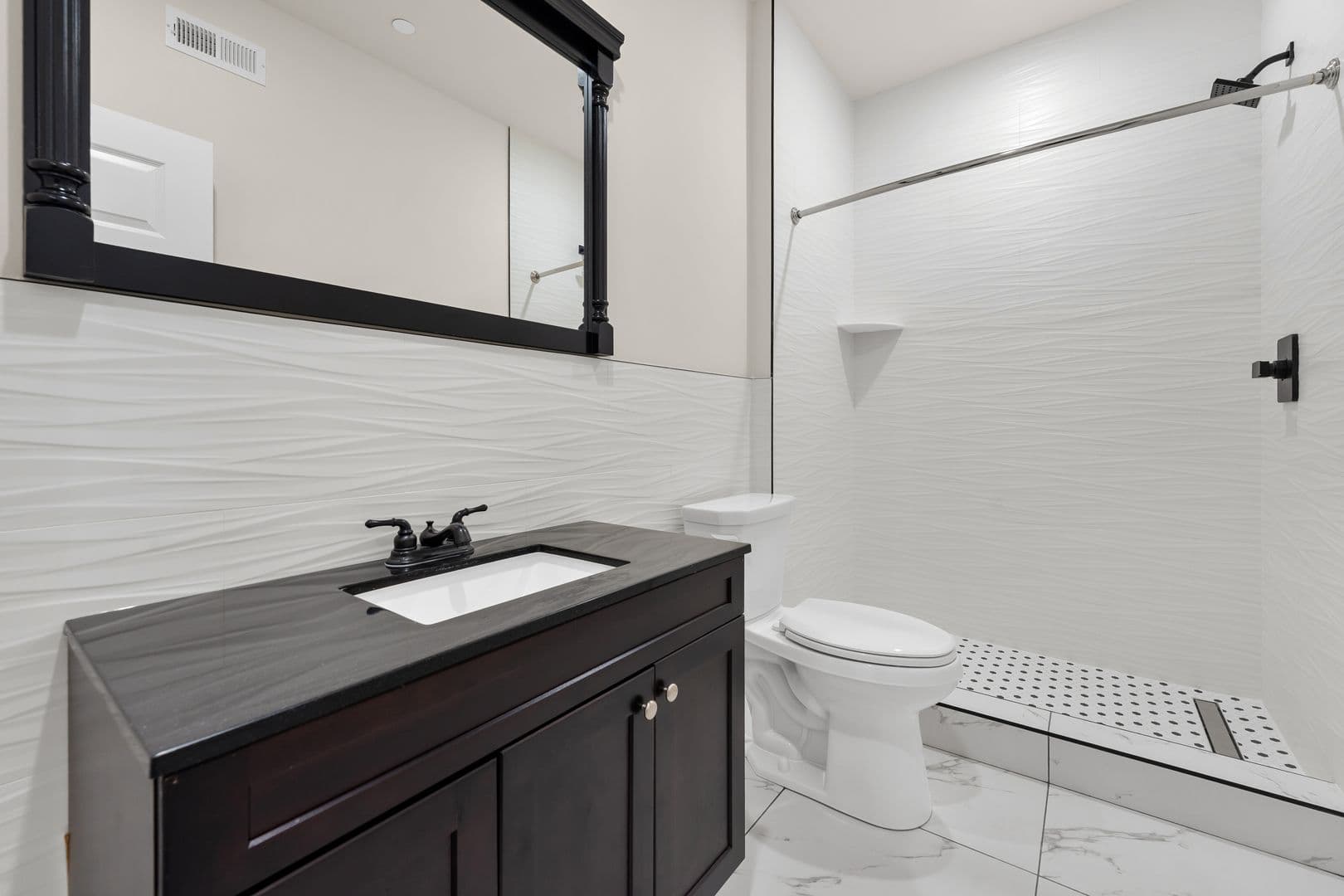Philadelphia Apartment: 7513 Dicks Ave