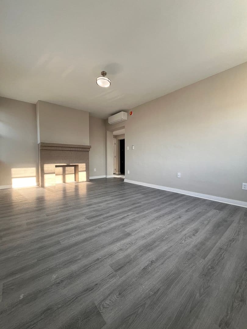 Ventnor City Apartment: 101 S Victoria Ave