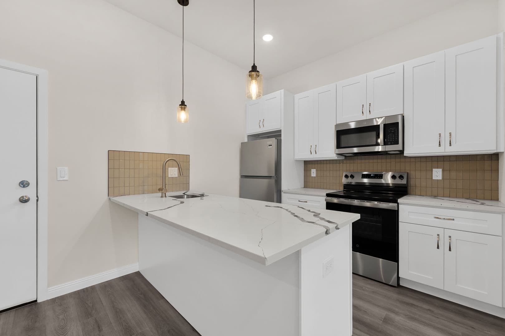 Philadelphia Apartment: 7513 Dicks Ave