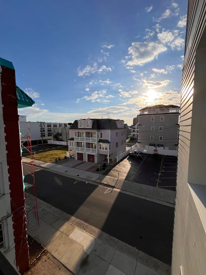 Ventnor City Apartment: 101 S Victoria Ave